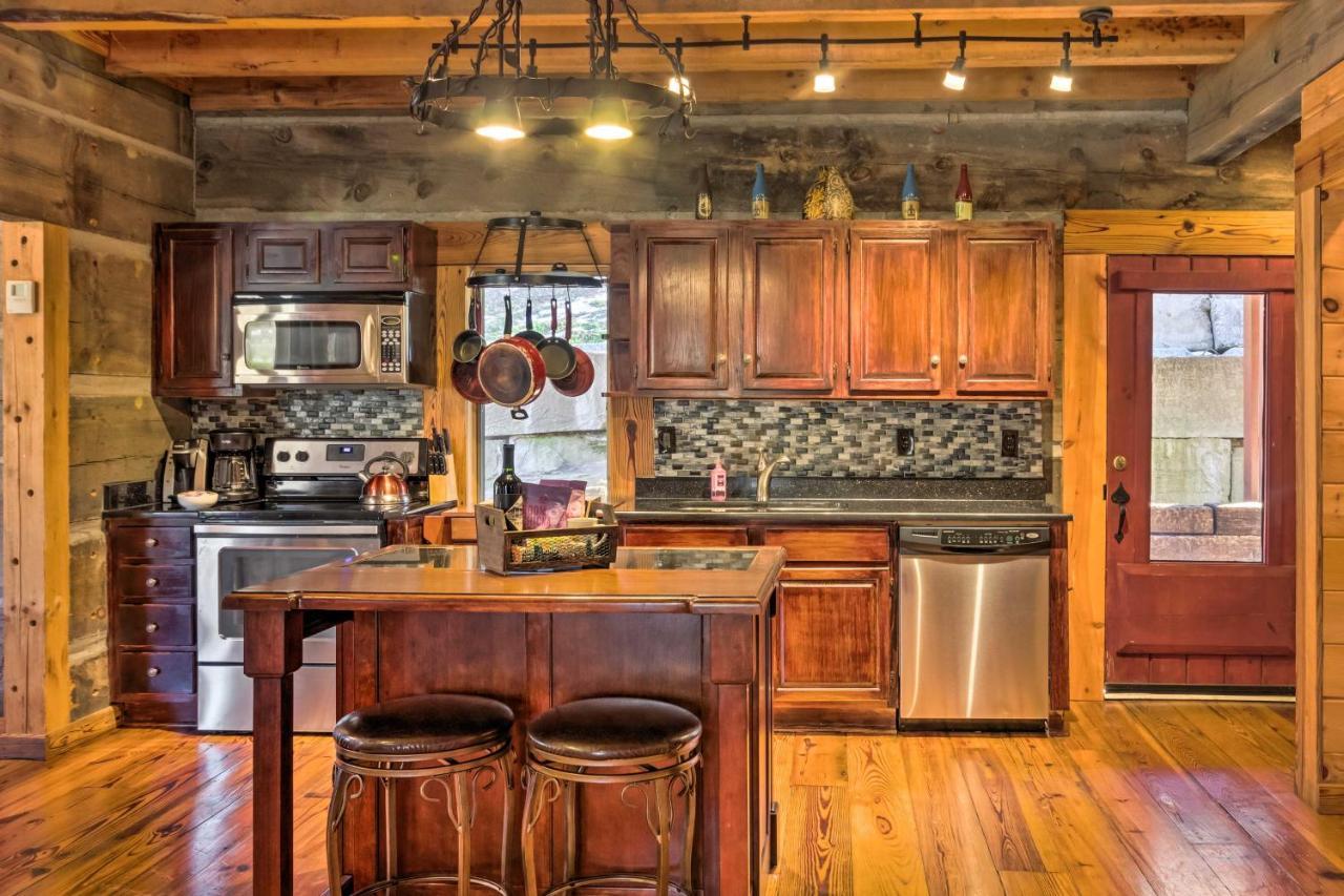 The Cabin At Marys Place With Deck And Mtn Views! Villa Maggie Valley Eksteriør bilde