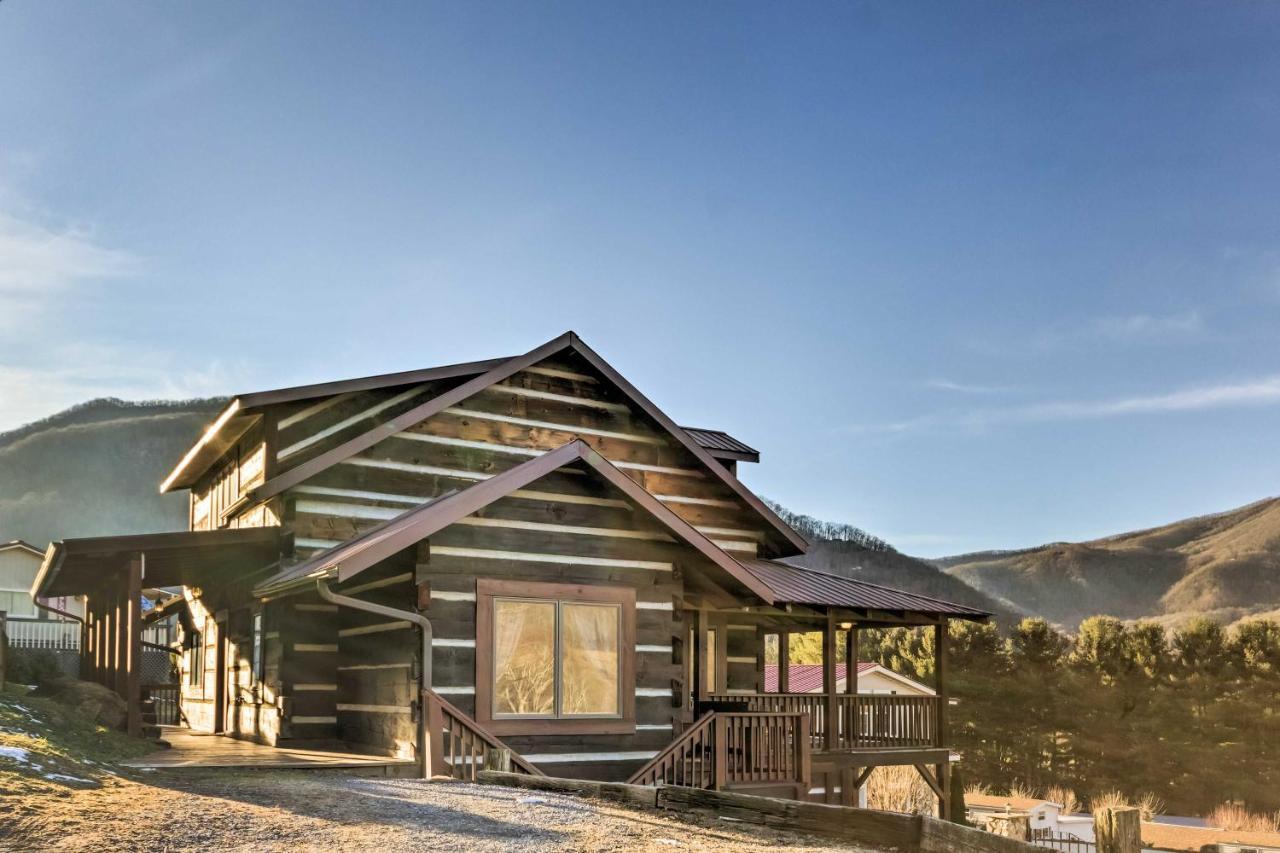 The Cabin At Marys Place With Deck And Mtn Views! Villa Maggie Valley Eksteriør bilde